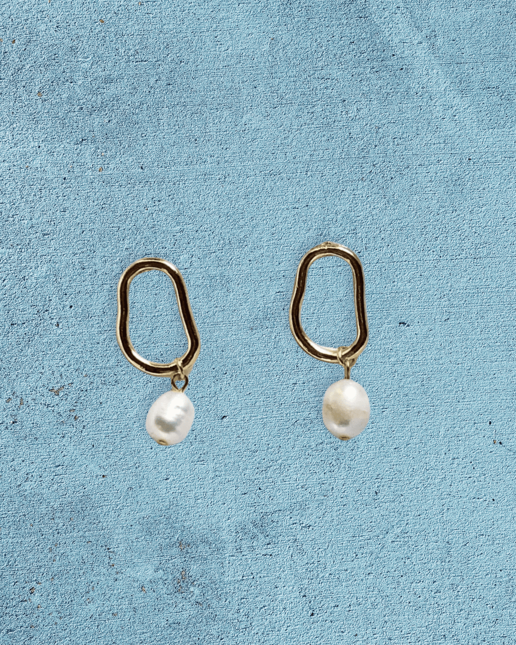 Abstract Pearl Earring - Intrigue Ink Visit Bozeman, Unique Shopping Boutique in Montana, Work from Home Clothes for Women