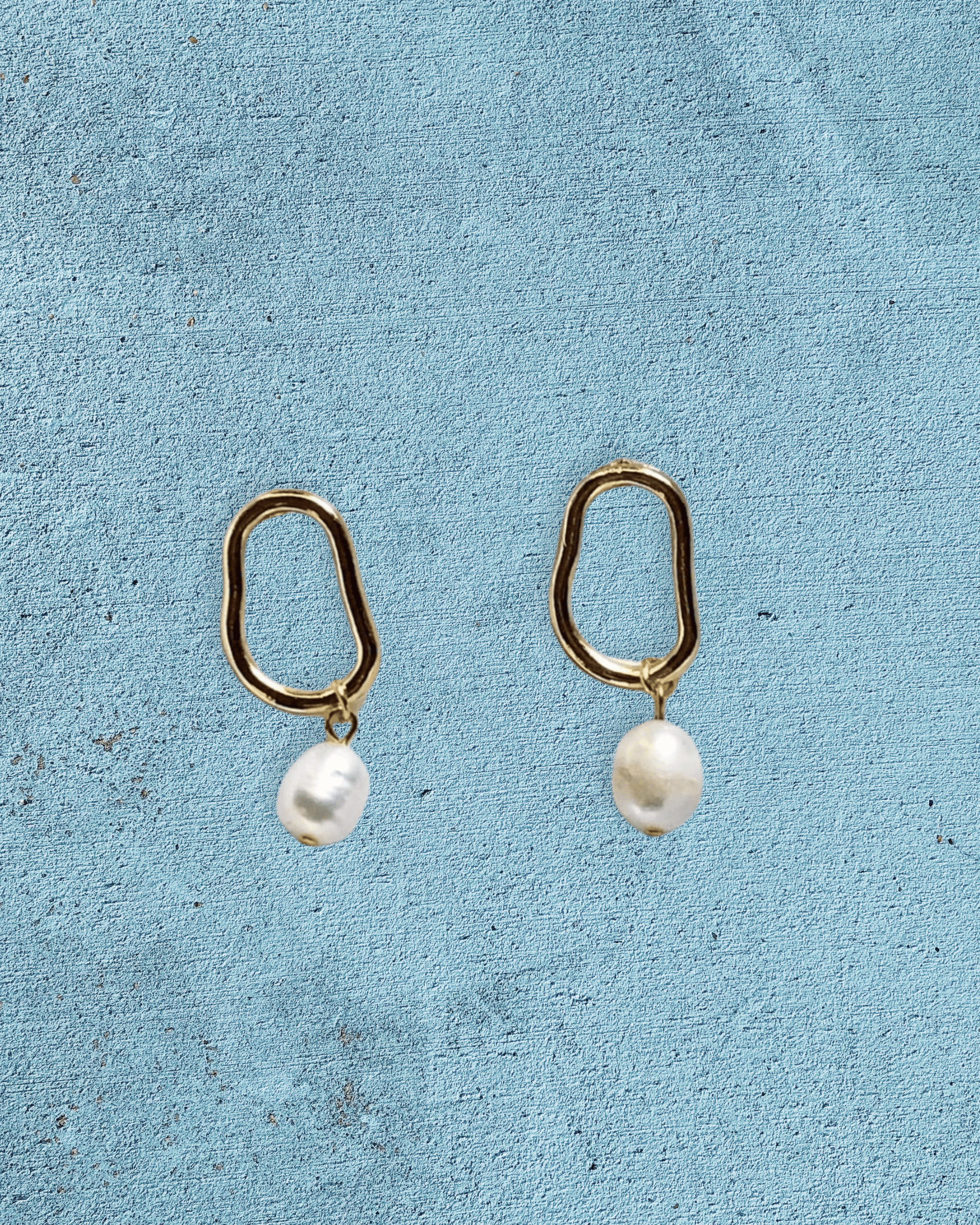 Abstract Pearl Earring - Intrigue Ink Visit Bozeman, Unique Shopping Boutique in Montana, Work from Home Clothes for Women